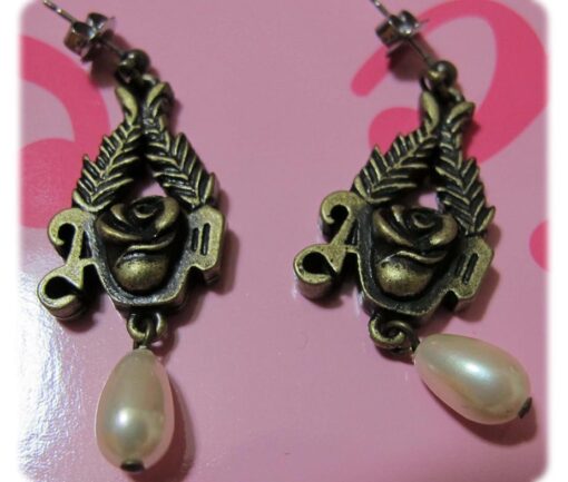 Alice and the Pirates Rose Earrings