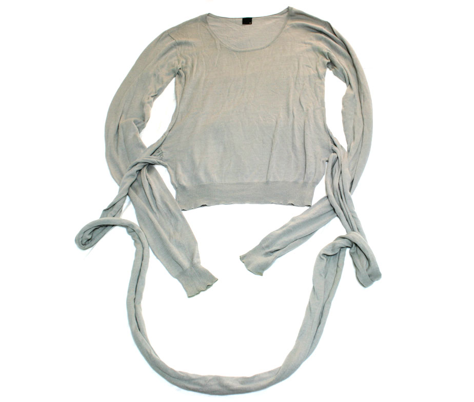 Gadget Grow Attached Scarf Sweater