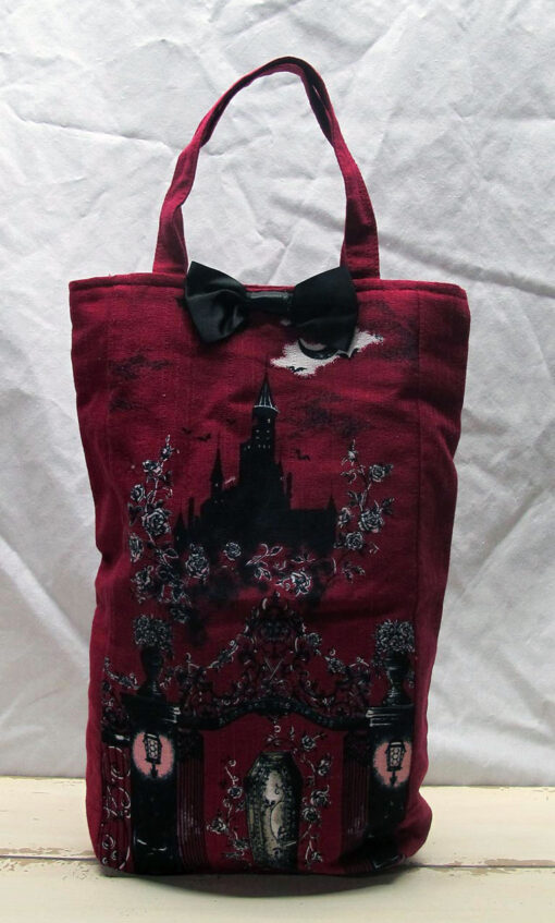 Alice and the Prirates Vampire Requiem Tote Bag