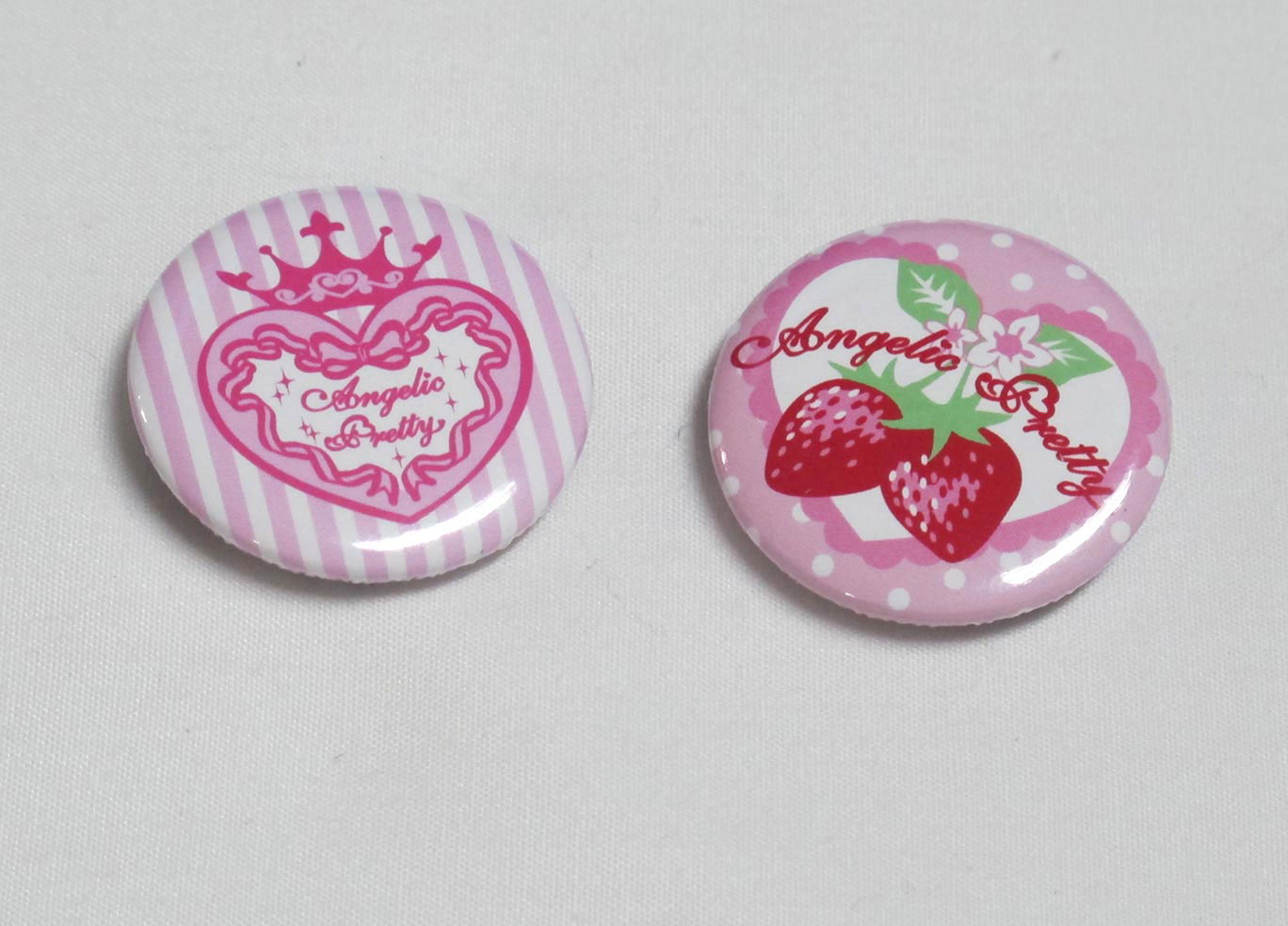 Angelic Pretty Strawberry and Heart Pins Set