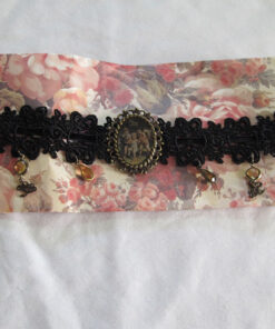 Innocent World Choker