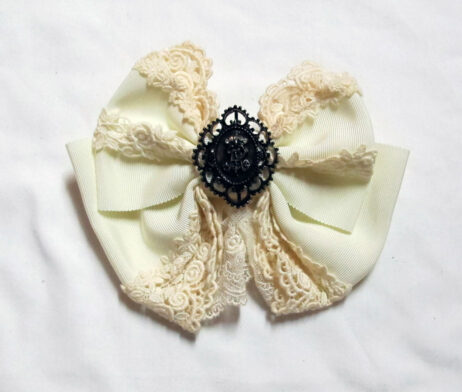 Alice and the Pirates Ivory Barrette