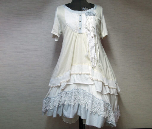 GRAMM Flower Hand Brooch Cream OP