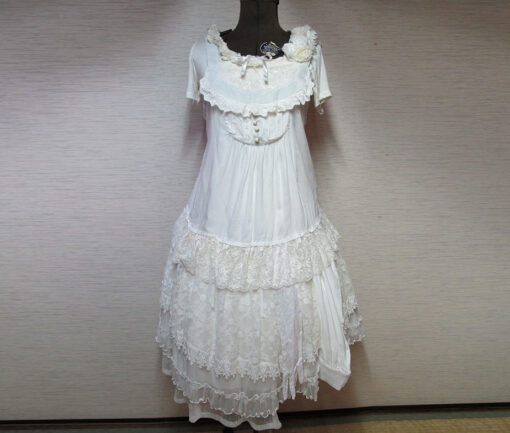 GRAMM White Lace Skirt